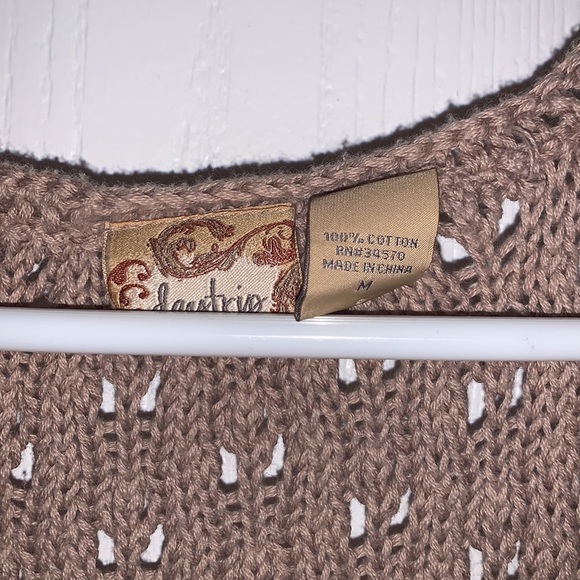 Cover-Up - Picture 4 of 4